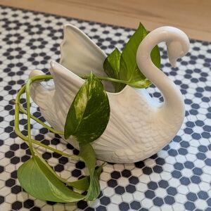 Elegant Vintage Porcelain White Swan Planter